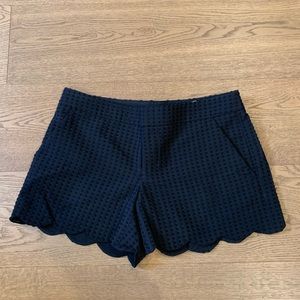 Club Monaco Scallop Shorts in Black - Size 2